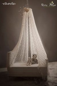 1 5 200x300 - המיטה מהמגזין נמכרת !!