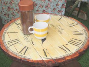 IMG 0046 300x225 - שולחן קפה מסליל חוטי חשמל