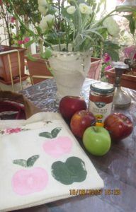 IMG 0415 192x300 - תפירת תיק איחולים