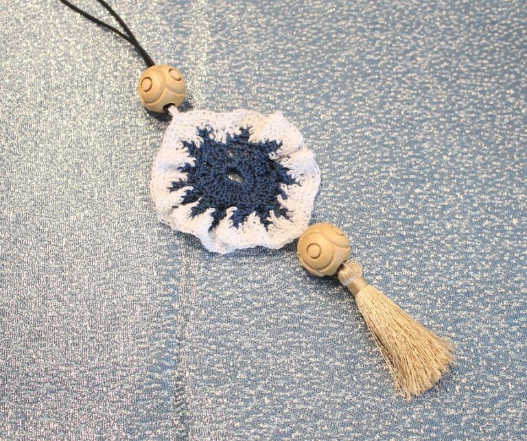 IMG 0751 768x643 - תכשיטים סרוגים