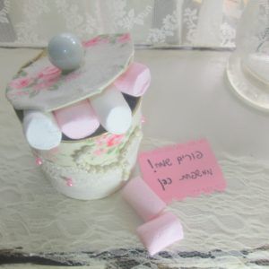 IMG 0301 300x300 - קופסאות מעוצבות למשלוחי מנות