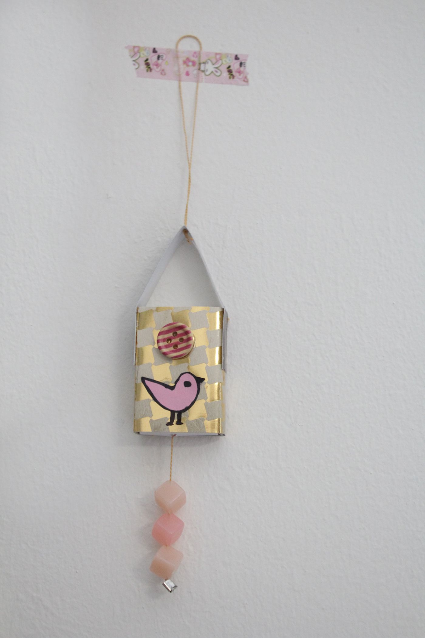 IMG 3870 - יצירת שובך יונים מקופסת גפרורים