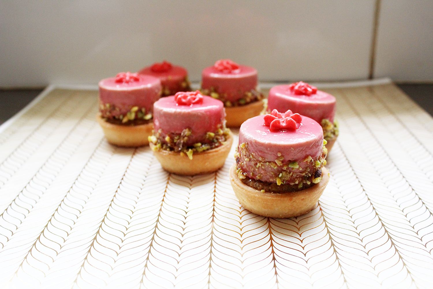 IMG 4013 - טרטלת תותים על מצע פסטוק