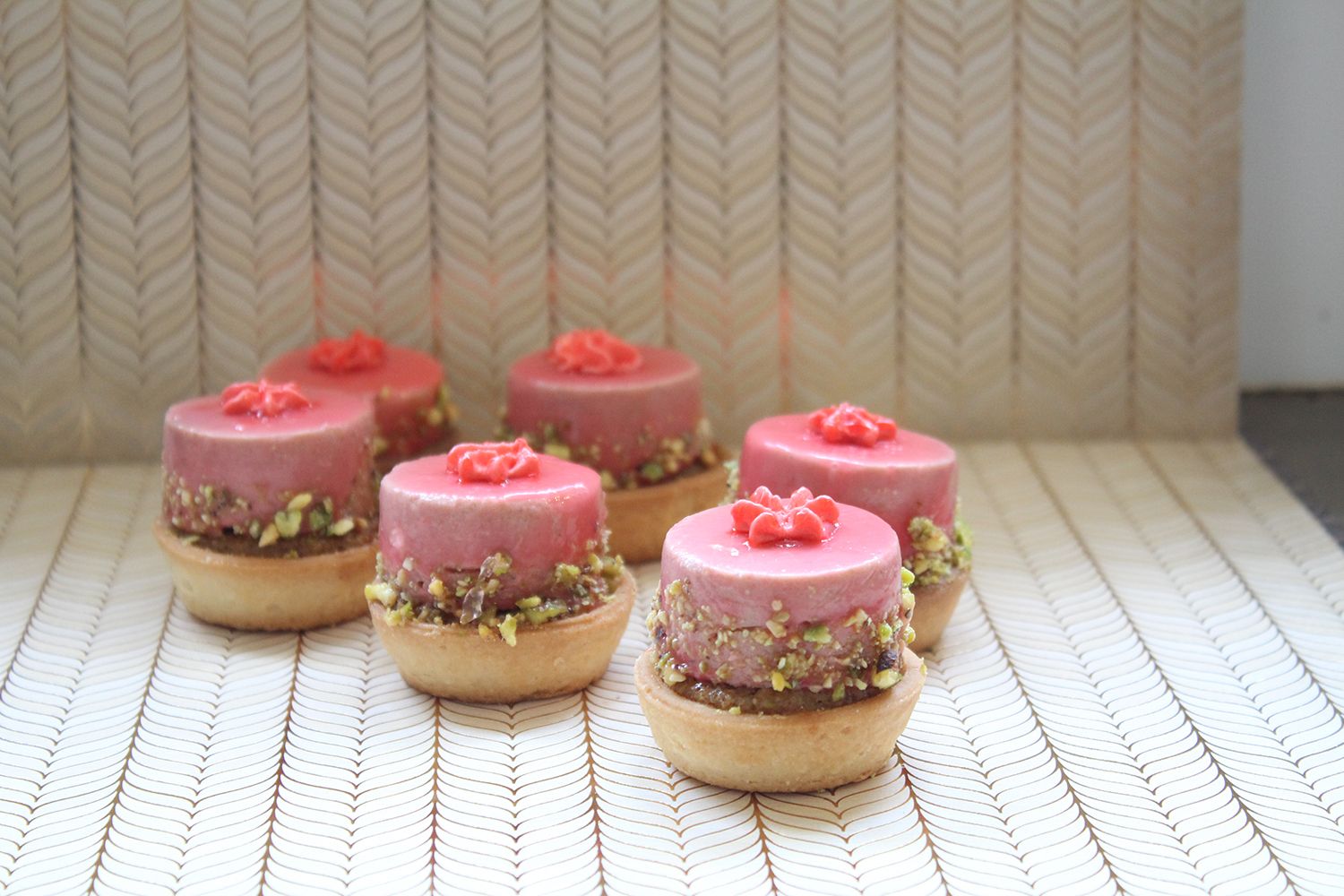 IMG 4021 - טרטלת תותים על מצע פסטוק