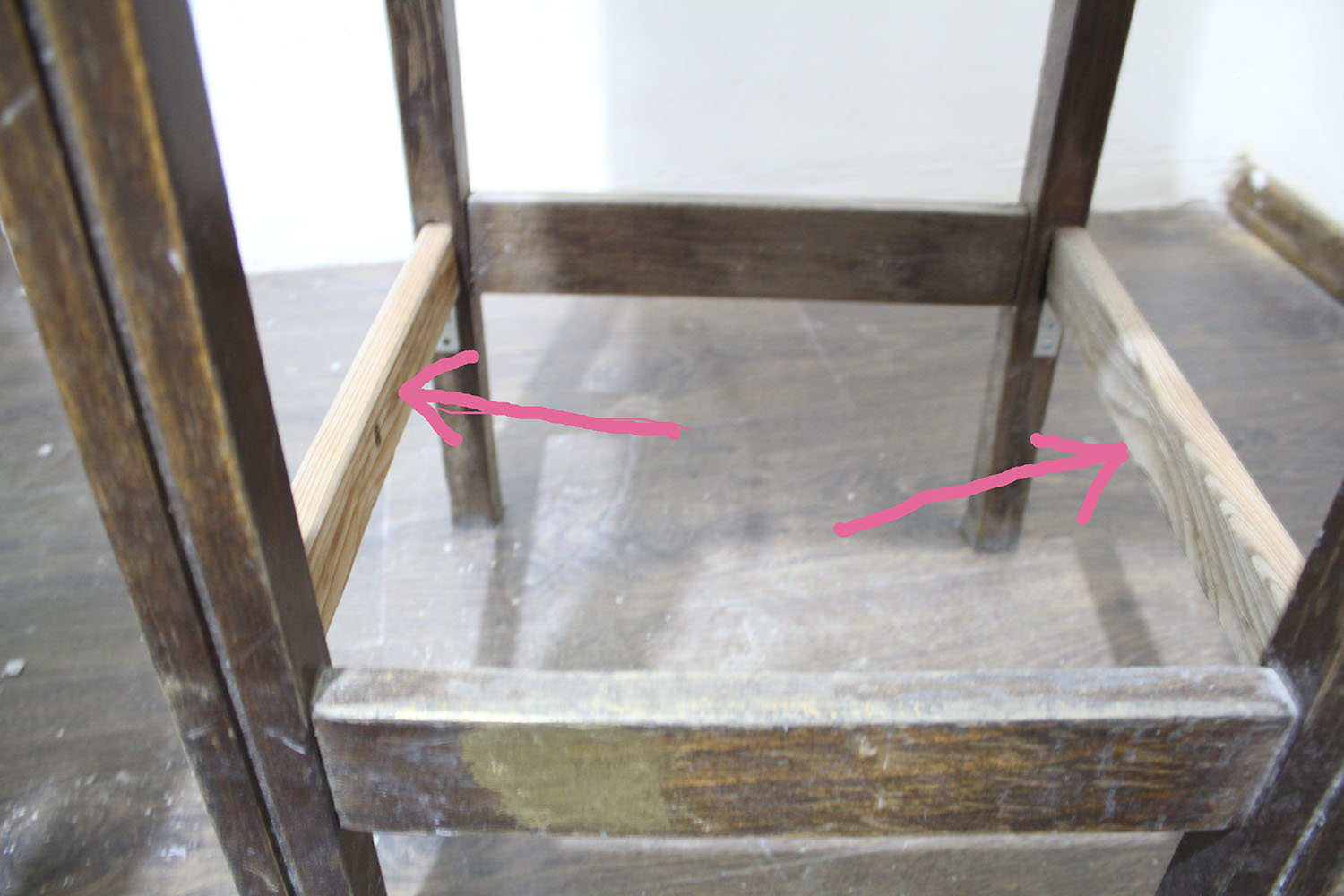 IMG 4854 - שיפוץ כסאות בר ישנים