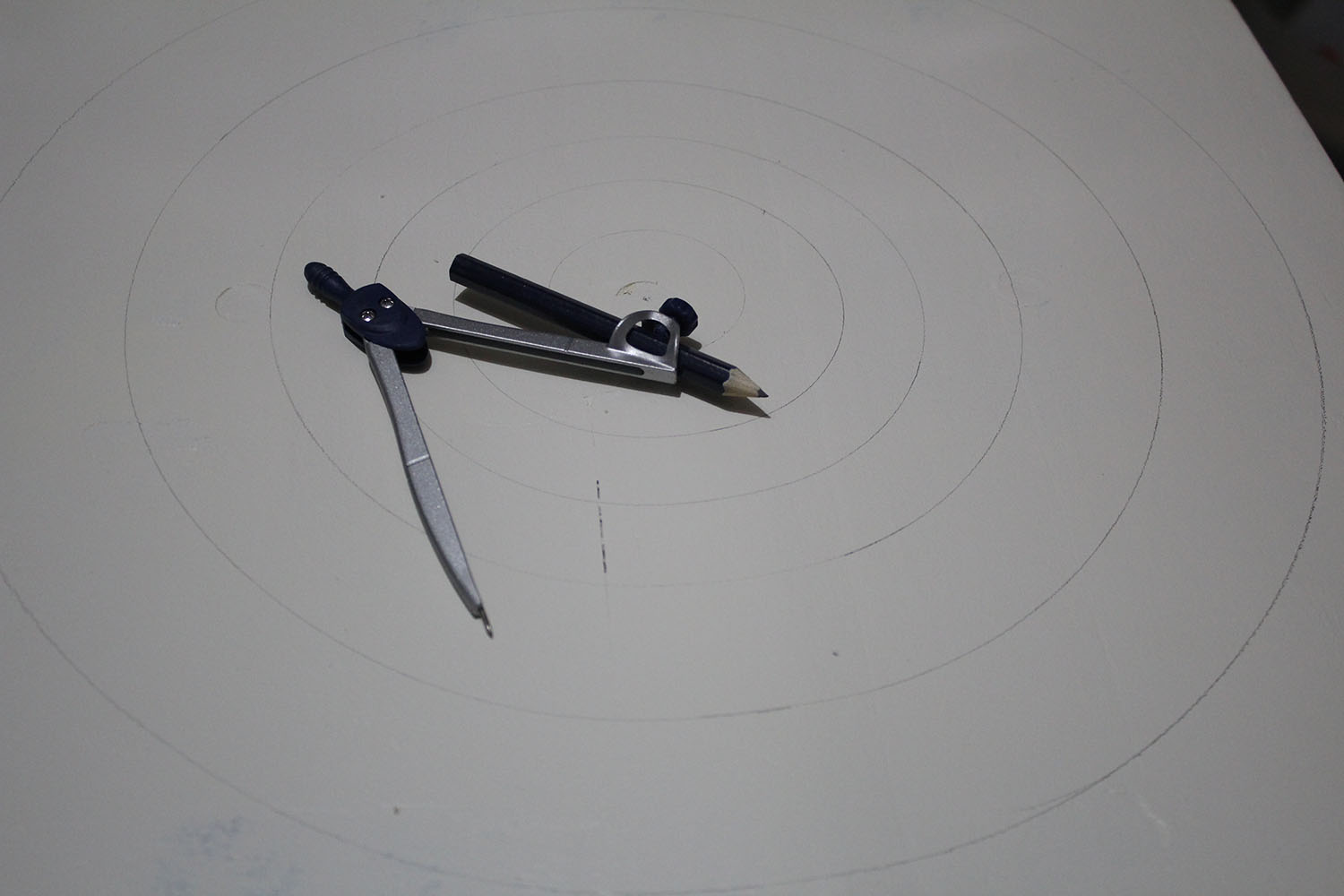 IMG 4878 - שיפוץ כסאות בר ישנים