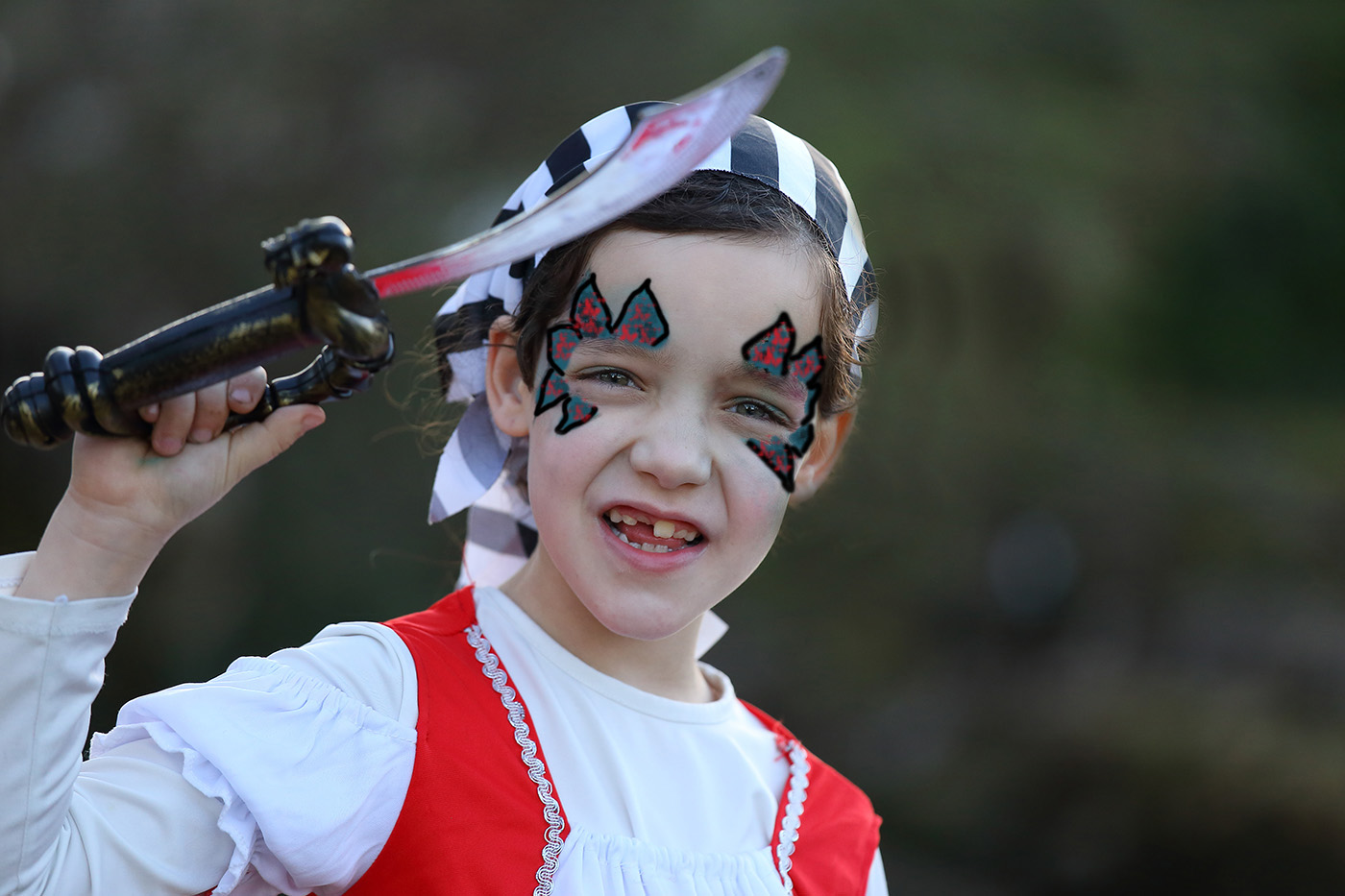 1 2 - משפחה פיראטית...