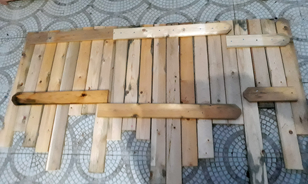 20200326 180420 - הכנת גב למיטה